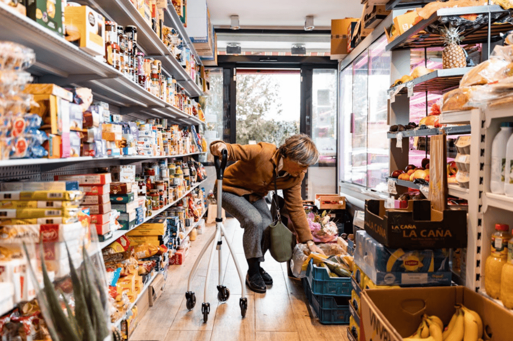 Shopping Begleitung Shopping Begleitung für Senioren im Supermarkt inklusive TRansport zum Supermarkt, Begleitung im Supermarkt und Transfer nach Hause.